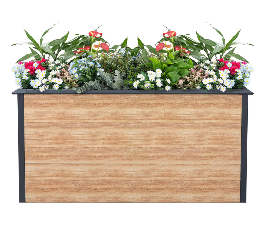Blumenkasten aus Holz mit roten, weißen und blauen Blumen.