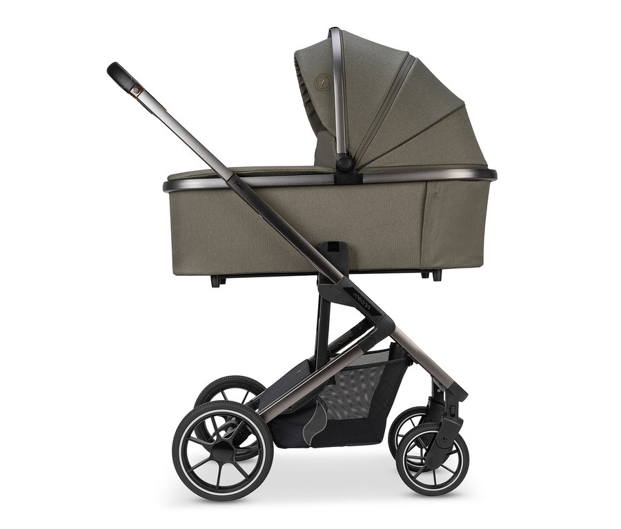 Seitenansicht eines Osann Kombi-Kinderwagens Juntos, teak.