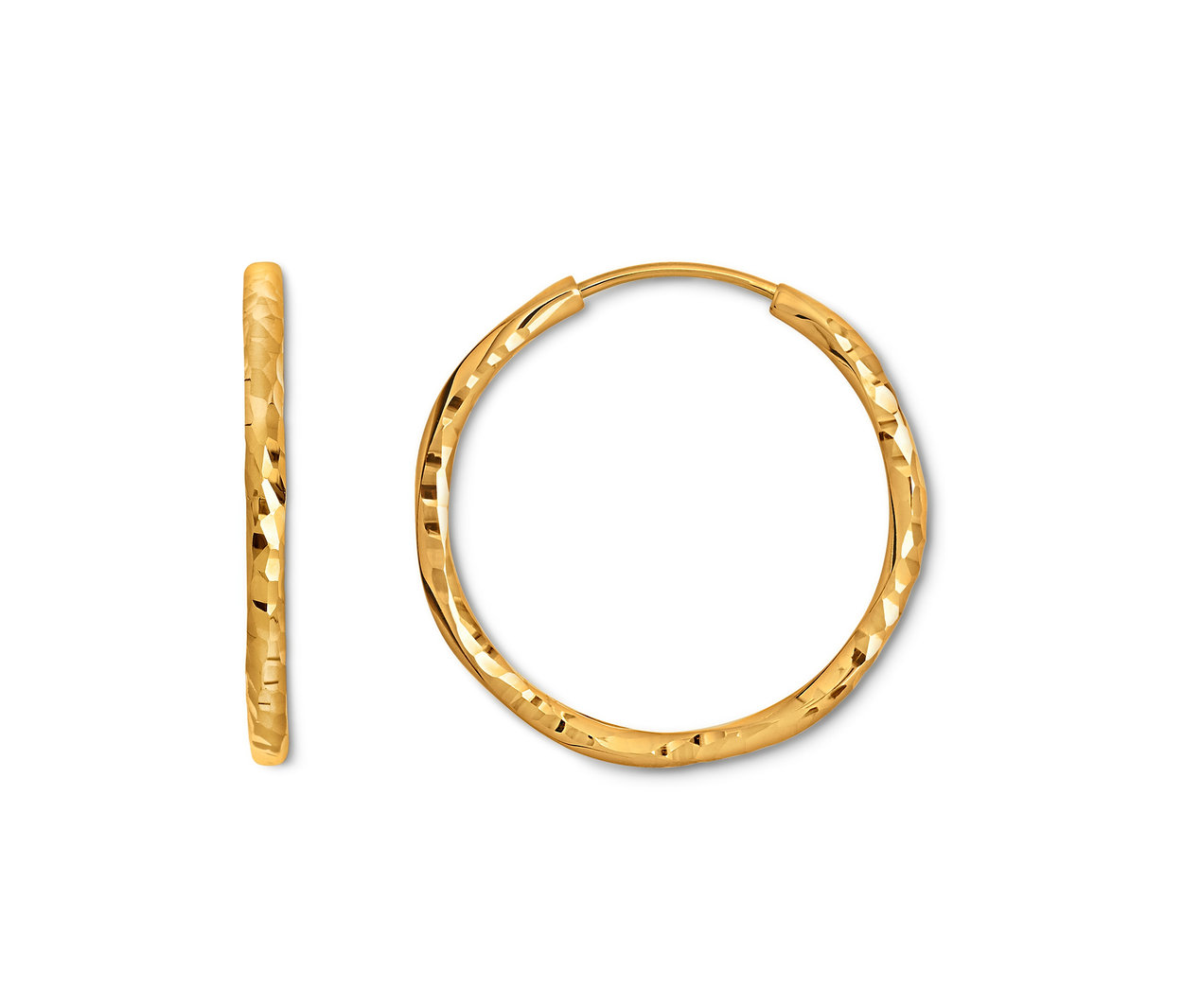 Zwei goldene, flexible Creolen (585 Gold und 375 Gold) mit Diamantmuster liegen auf einem weißen Hintergrund.