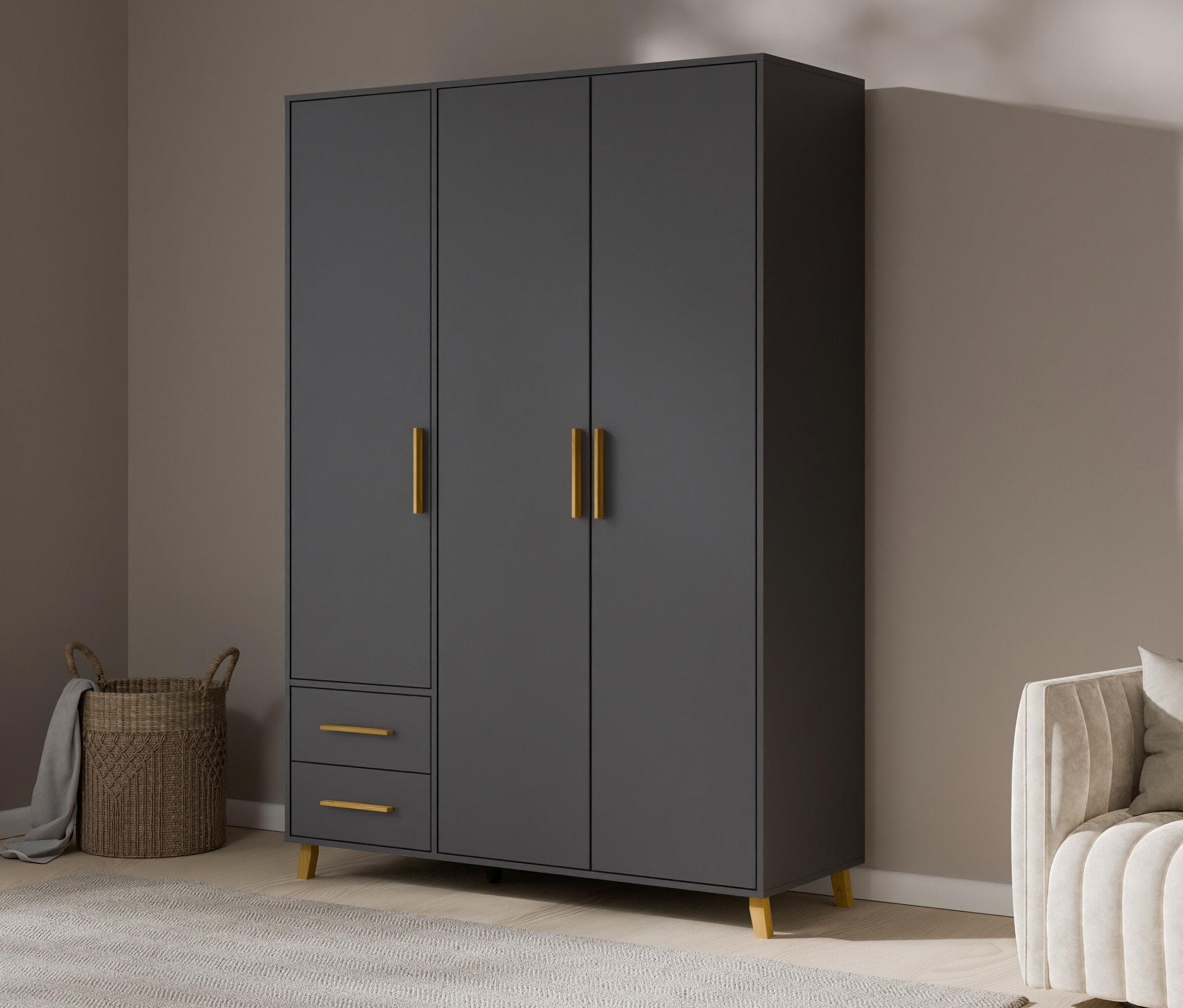 rauch Drehtürenschrank »Shinjo«, 3-türig, 2 Schubladen, grau metallic steht auf einem Teppich.