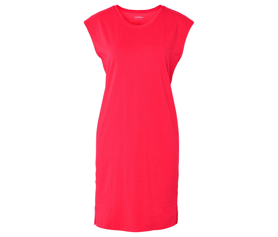 Rotes, knielanges T-Shirt-Kleid mit kurzen Ärmeln, freigestellt vor weißem Hintergrund.