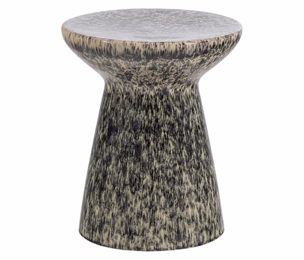 Ein Keramikhocker mit runder Platte und konischem Körper, der ein gesprenkeltes Muster in Schwarz und Hellbeige mit glänzender Oberfläche aufweist.