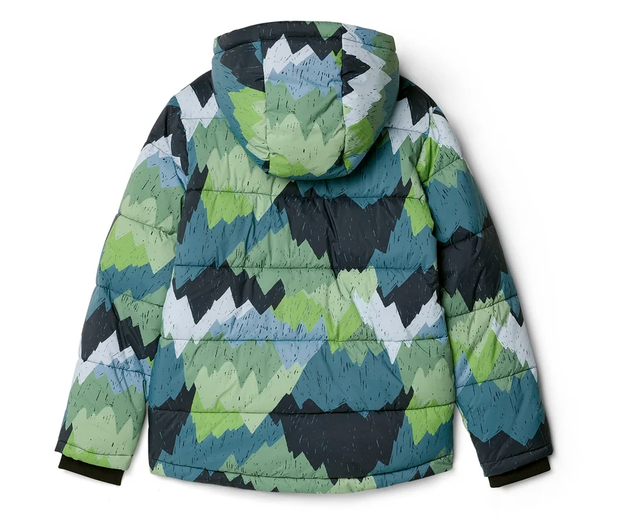Rückenansicht einer Steppjacke mit Kapuze und einem gezackten, bergähnlichen Muster in Grün-, Blau-, Schwarz- und Weißtönen. Die Jacke hat gerippte Bündchen.