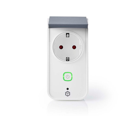 Weißer Smart Plug mit grauer Schutzabdeckung, einer Schuko-Steckdose mit roten Löchern, einem grün leuchtenden Ein-/Ausschalter und einem WLAN-Symbol.