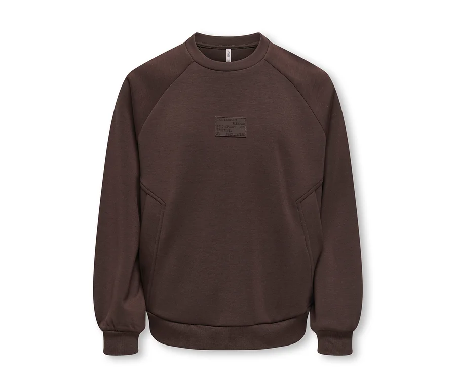 Dunkelbraunes Rundhals-Sweatshirt mit Raglanärmeln, gerippten Bündchen und Saum sowie einem rechteckigen, geprägten Aufnäher auf der Brust.
