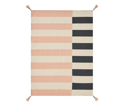 Benuta Kinderteppich »Janou« in Rosa, ca. 120 x 170 cm, mit horizontalen rosa-cremefarbenen und vertikalen dunkelgrau-cremefarbenen Streifen sowie rosa Quasten an den Ecken.