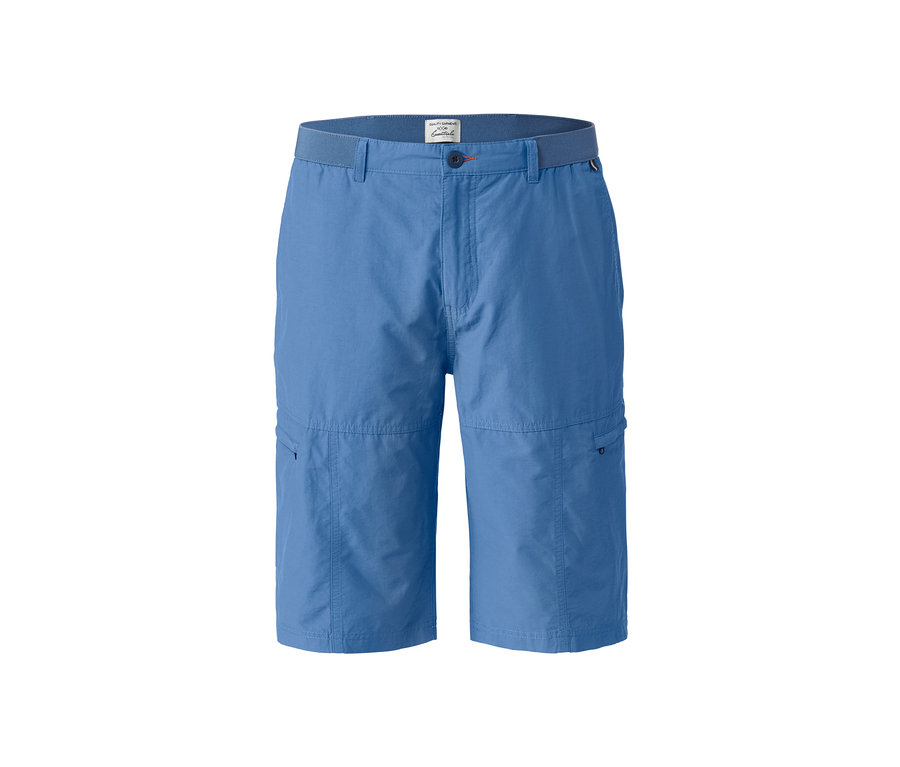 Blaue Bermudas.