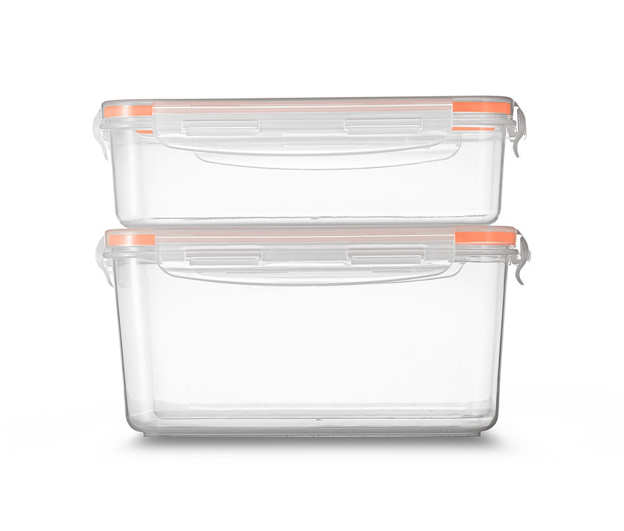 Zwei durchsichtige Frischhaltedosen-Sets sind übereinander gestapelt.