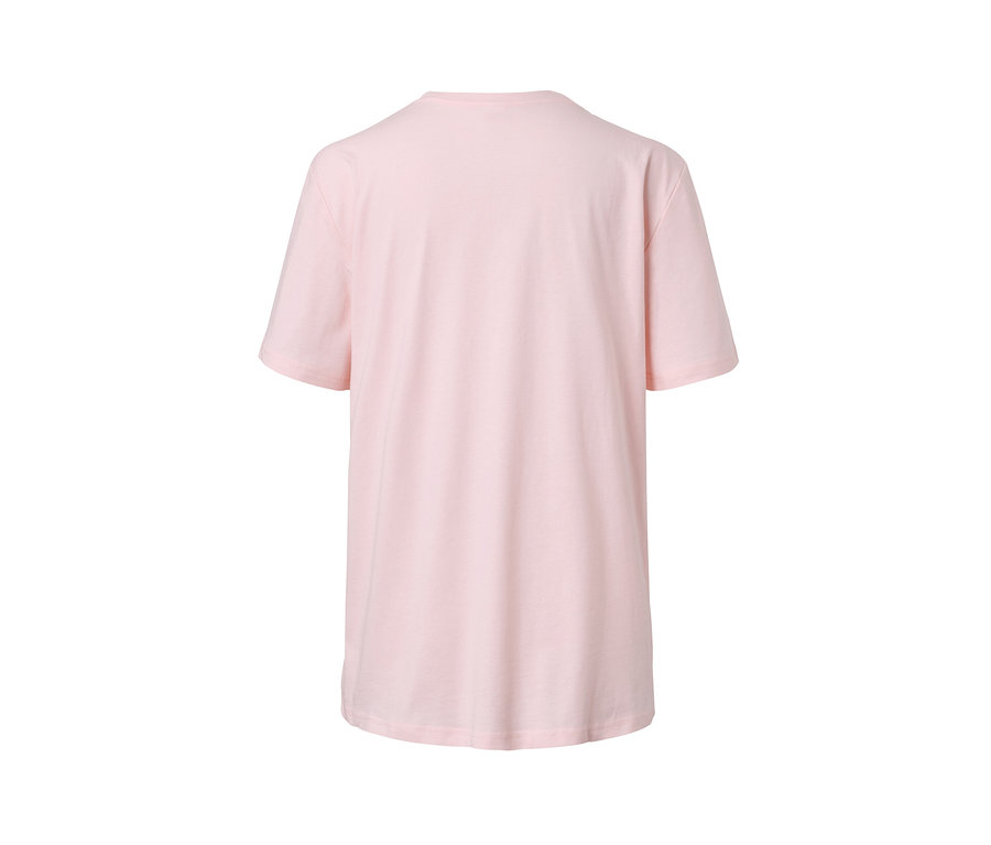 Rückansicht eines rosafarbenen T-Shirts mit Statement-Print.