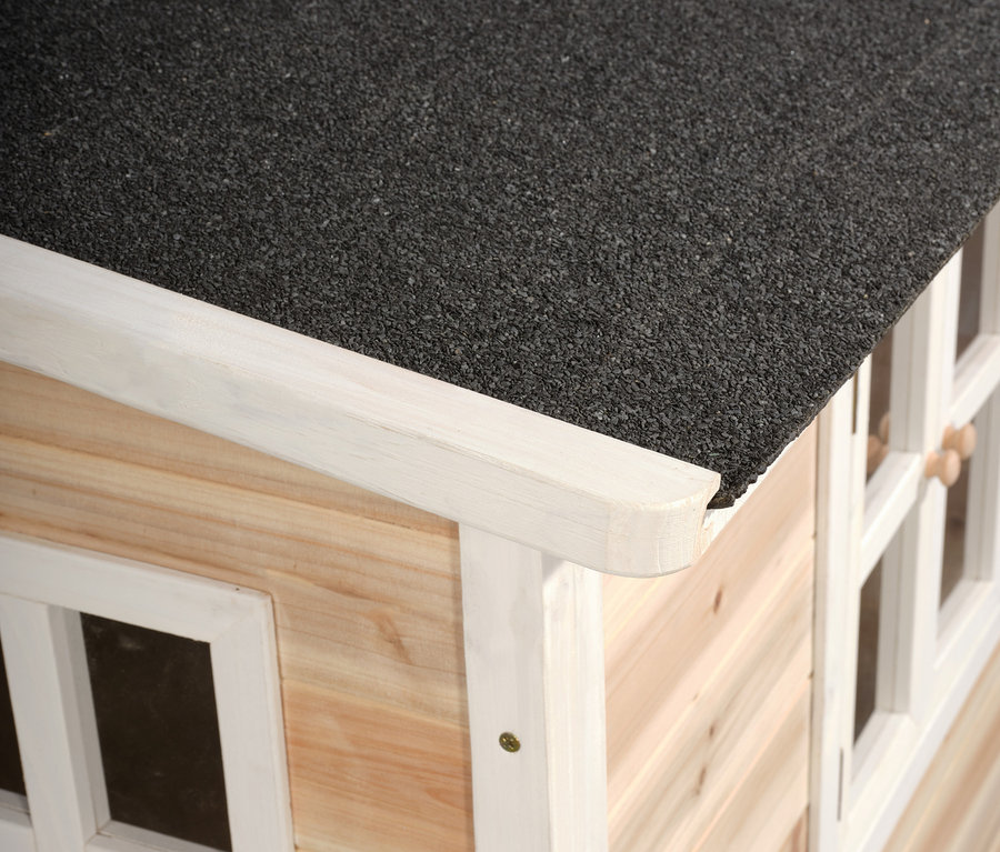 Detailaufnahme des Daches und Fensters des EXIT Spielhaus »Loft 550«, natur.