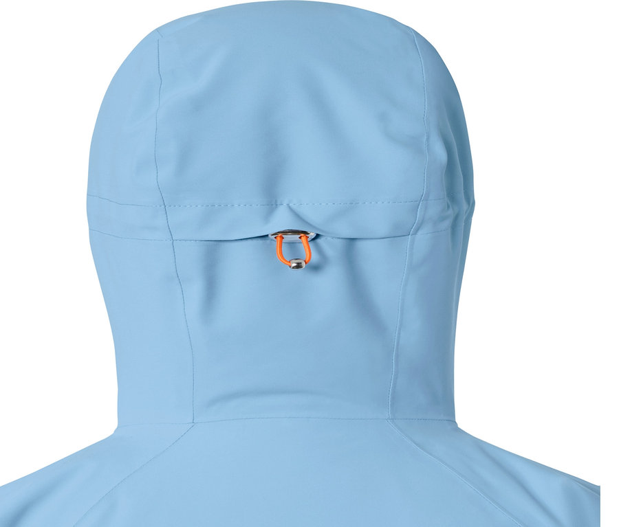 Rückansicht einer hellblauen Skijacke mit Kapuze.