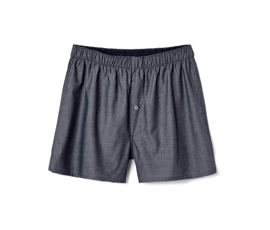 Eine einzelne blaue 5 Web-Boxershorts.