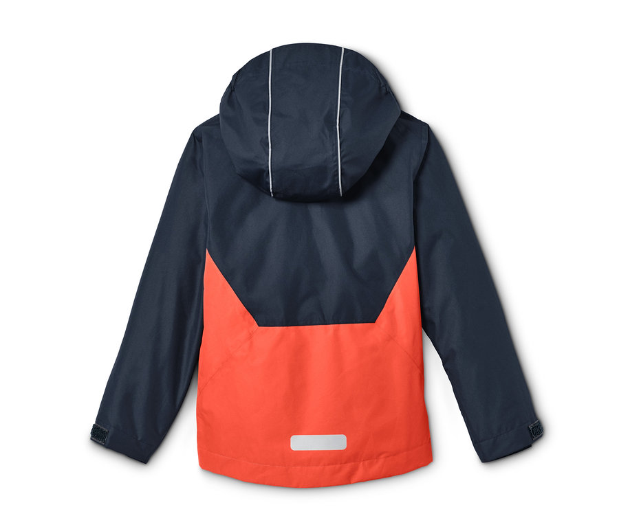 Rückansicht einer dunkelblau-orangen Regenjacke mit Kapuze.