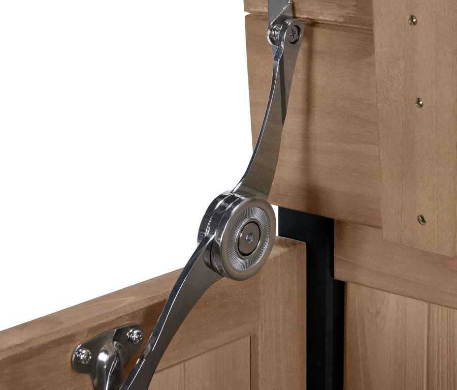 Detailansicht eines Sichtschutz-Stauraumbank-Moduls »Elin« mit geöffnetem Deckel.