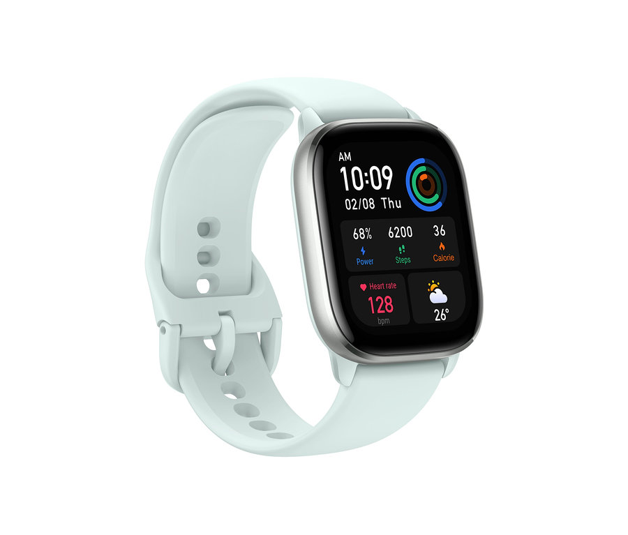 Detailansicht der Amazfit GTS 4 Mini-Smartwatch in Mint Blue, die auf dem Display die Uhrzeit 10:09, das Datum 8. Februar, einen Batteriestand von 68 %, 6200 Schritte und eine Herzfrequenz von 128 bpm anzeigt.