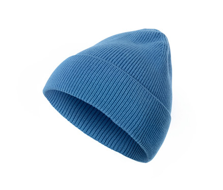 Eine blaue Strickmütze.