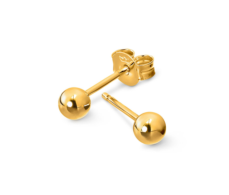 Zwei 375/585 Gold Ohrstecker Kugel liegen auf weißem Grund.
