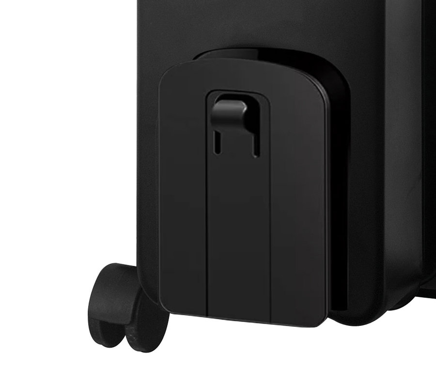 Detail eines schwarzen Ölheizgeräts »99404«.