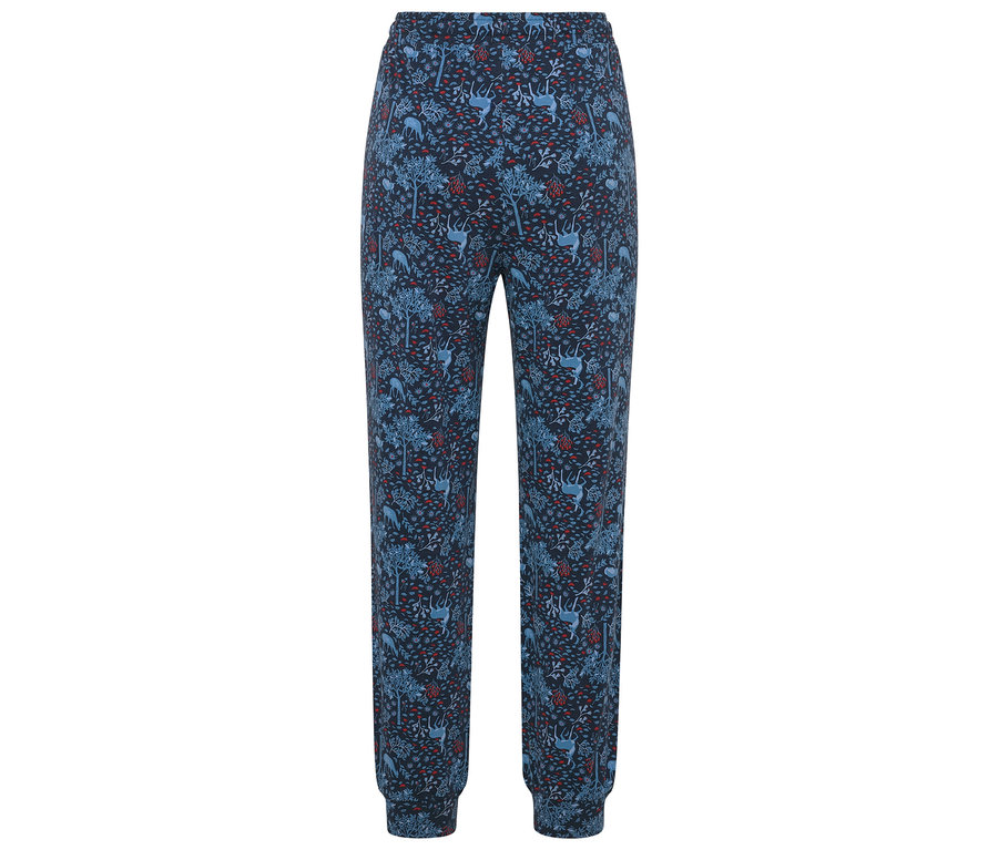 Blaue Schlafhose mit Muster aus Bäumen, Hirschen und Beeren.