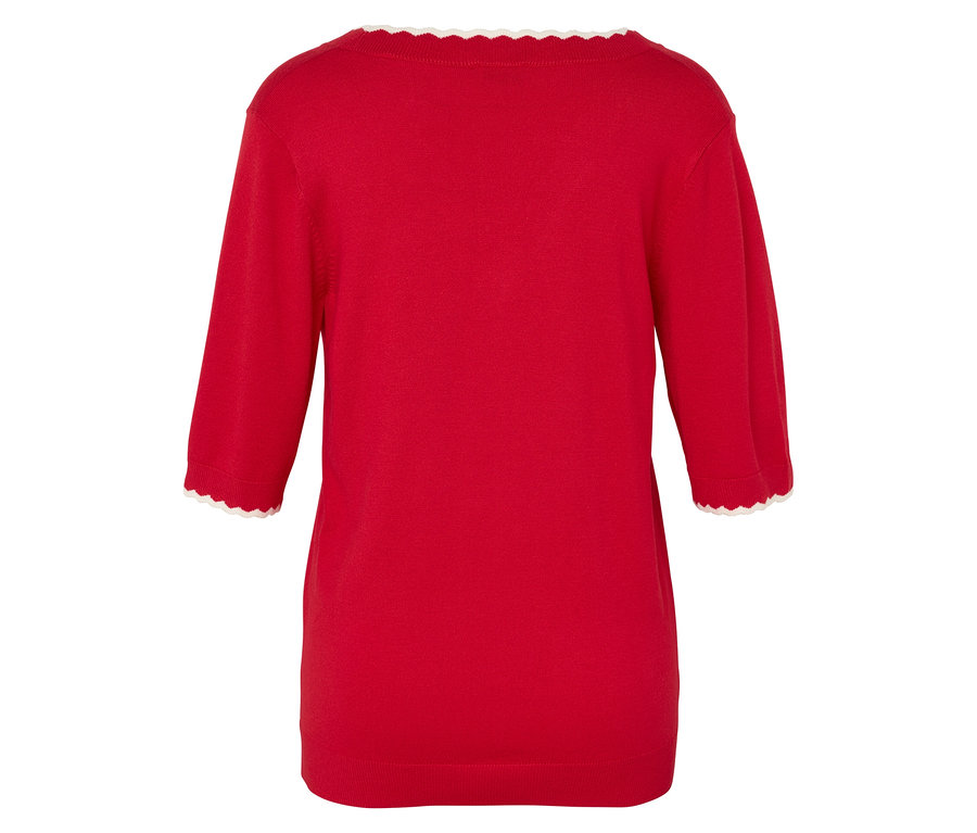 Roter Pullover mit Dreiviertelärmeln und weißem Muschelsaum.