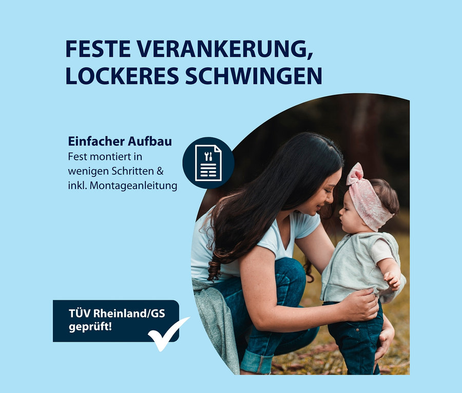 Eine Mutter schaut ihr Kind im Freien an. HUDORA Baby-Hochschaukel.