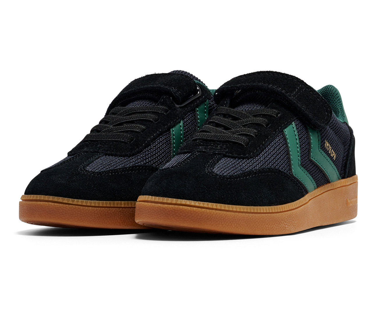 Zwei schwarze HUMMEL VM78 CPH JR Schuhe.