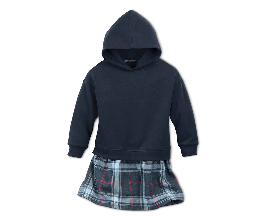 Ein blaues Sweatkleid mit einem Rock im Karomuster.