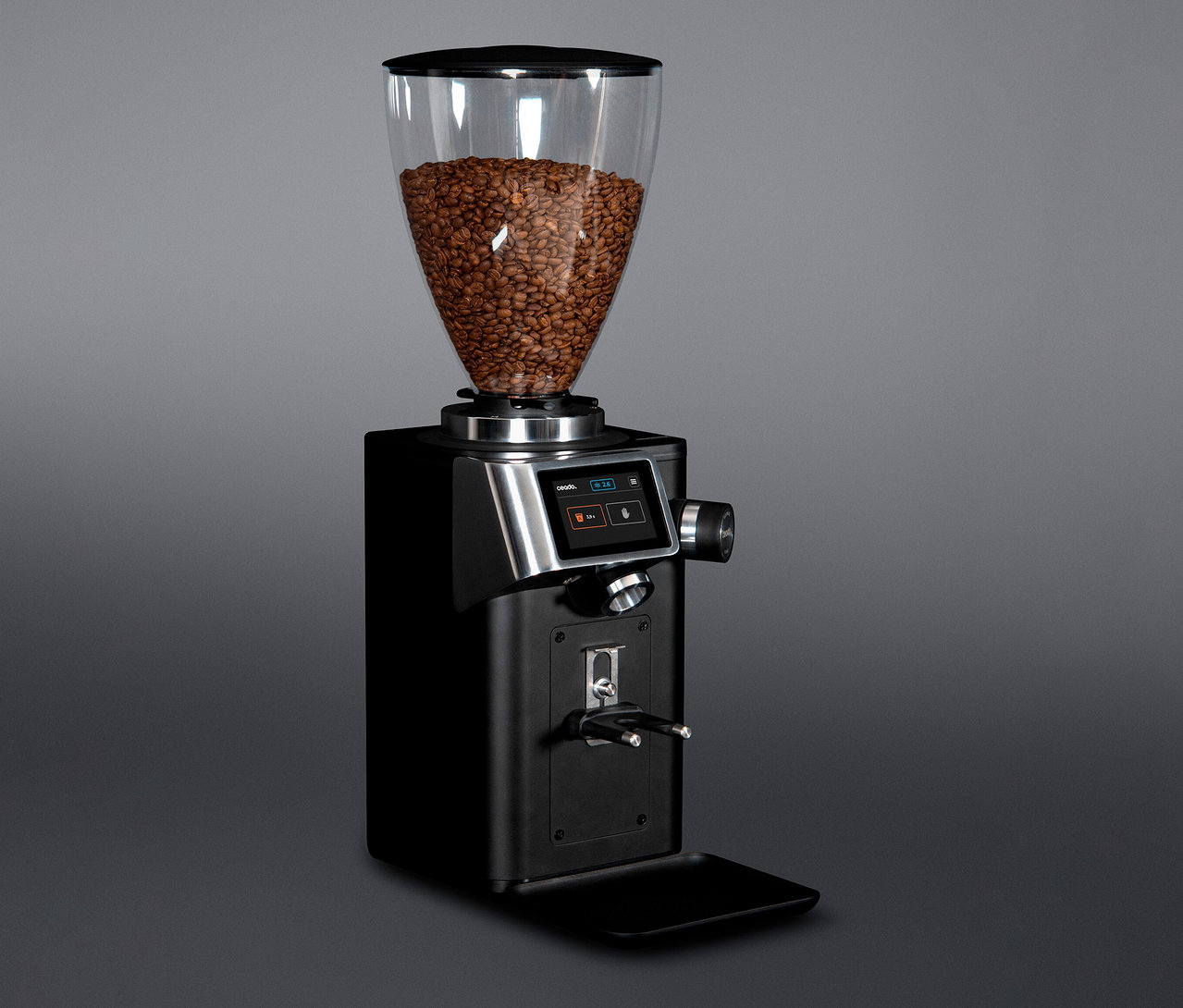 Eine schwarze Kaffeemühle mit einem transparenten Behälter voller Kaffeebohnen.