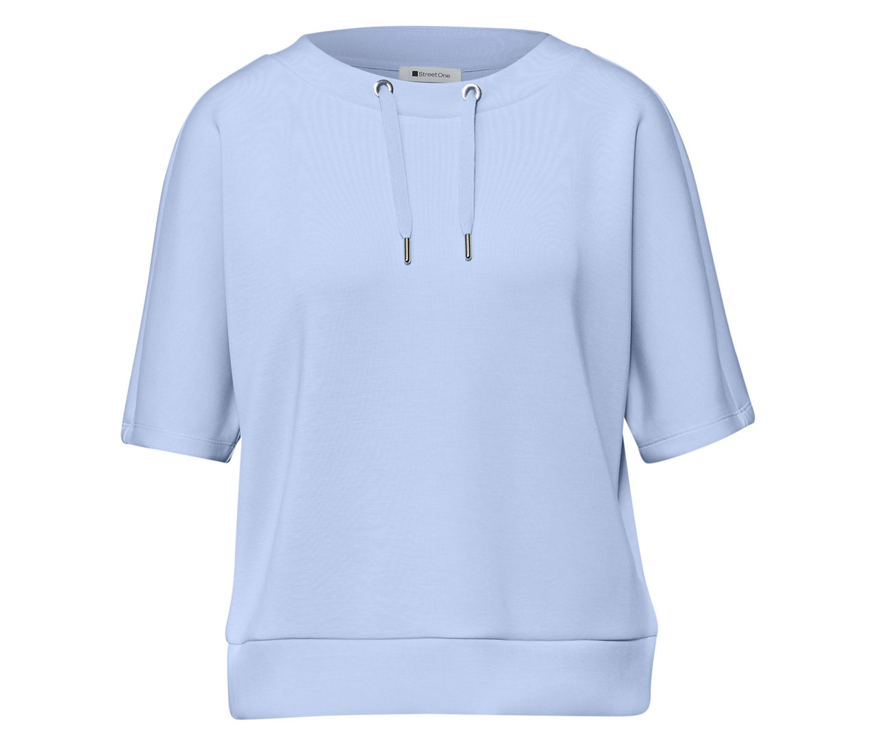Hellblaues Street One Shirt mit kurzen Ärmeln und Kordelzug am Ausschnitt.