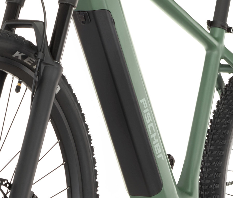 Nahaufnahme des grünen FISCHER MTB E-Bike MONTIS MOVE 01 474 D mit schwarzem Akku.