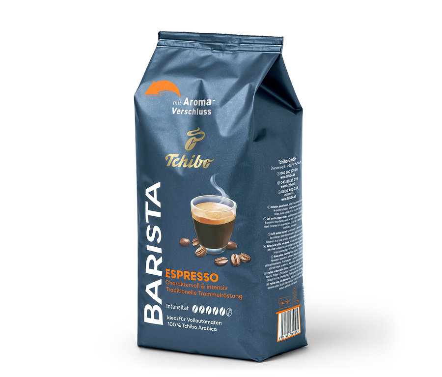 Eine Packung Tchibo Barista Espresso Kaffee mit einer Tasse Espresso und Kaffeebohnen.