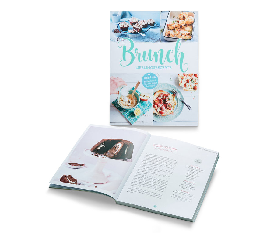 Zwei Kochbücher: Das Buch "Brunch" ist geöffnet und zeigt ein Rezept.