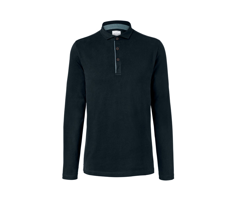 Dunkelblaues Langarm-Poloshirt.