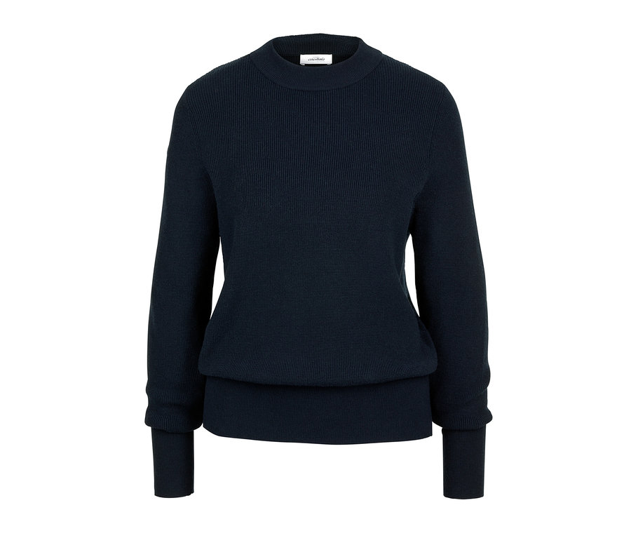 Dunkelblauer Feinstrickpullover mit langen Ärmeln.