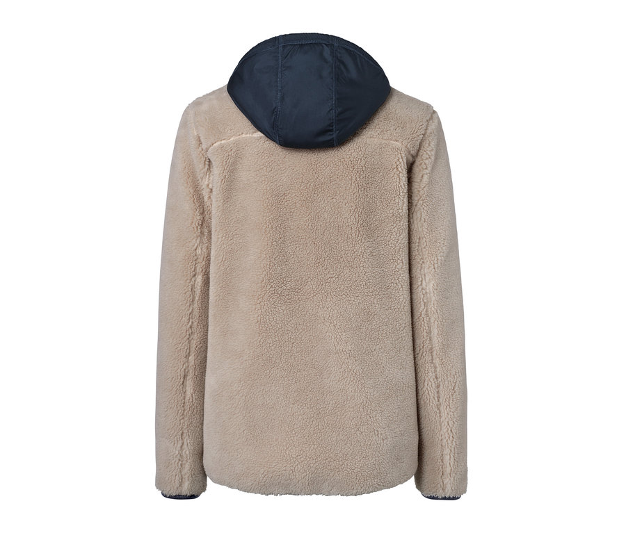 Beige Teddyplüschjacke mit dunkelblauer Kapuze von hinten.