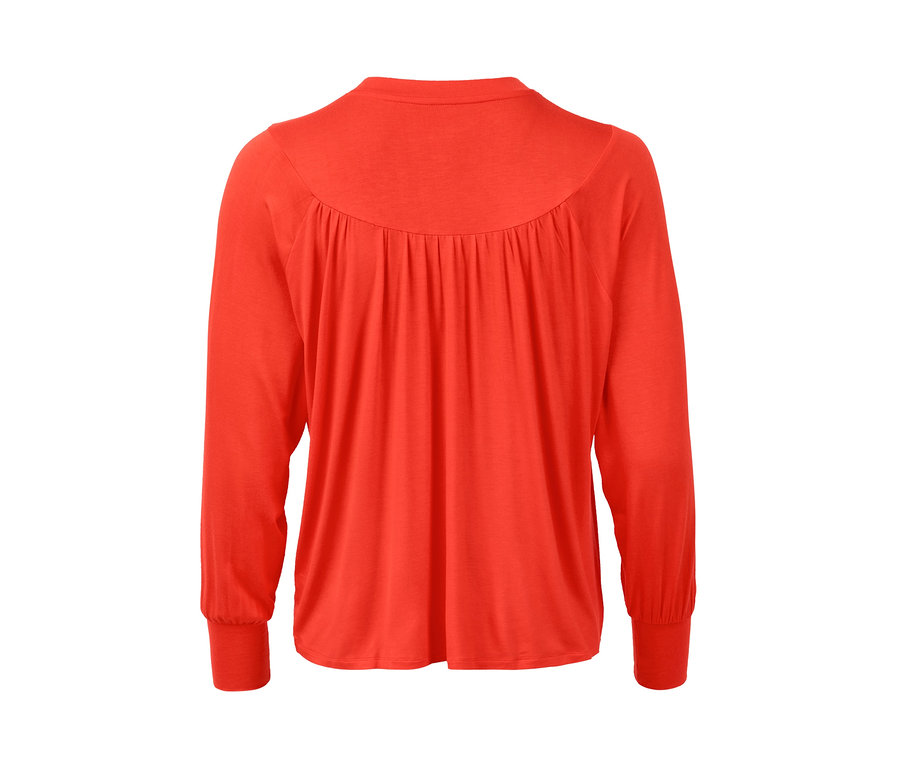 Orange-rotes Blusenshirt mit Raffung von hinten.