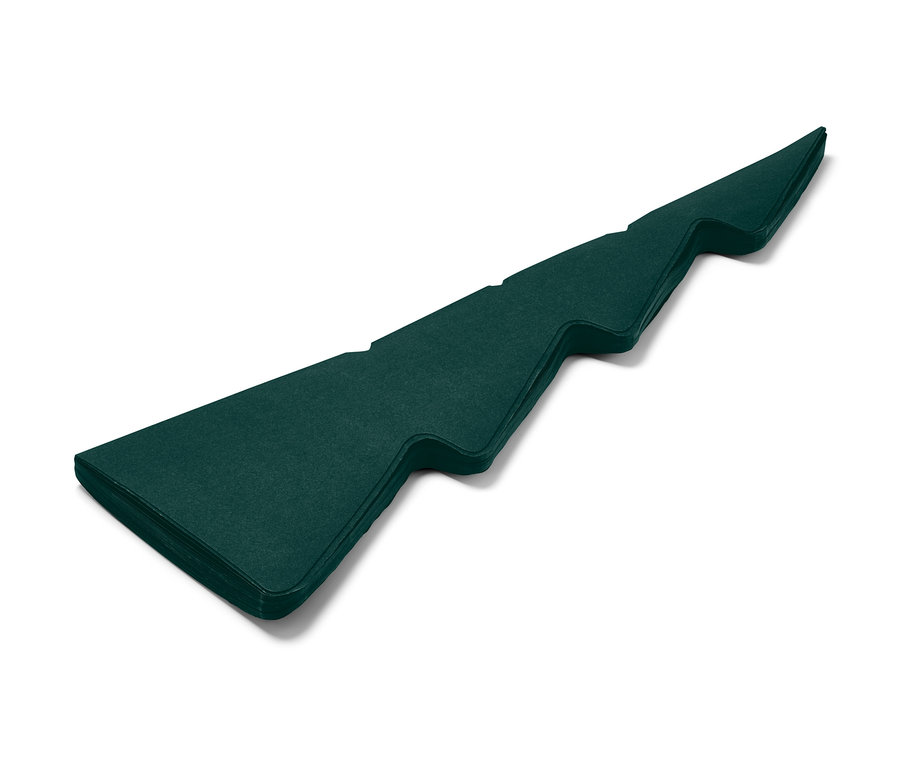 Ein gefalteter Papierbaum, XXL, auf weissem Hintergrund.