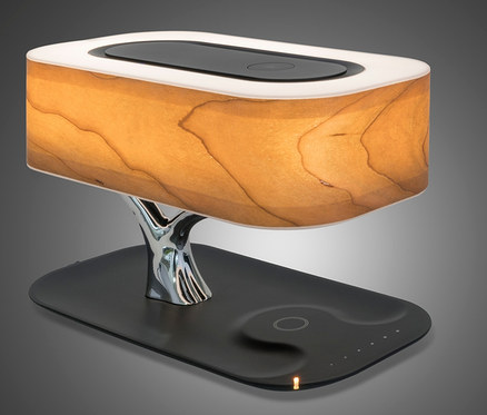 Induktive Ladestation mit BT-Lautsprecher und Lampe.