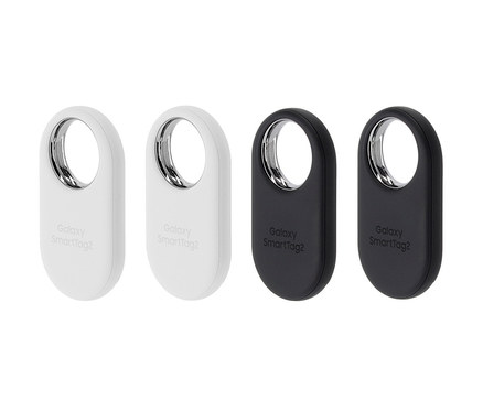 Vier Samsung Galaxy SmartTags2, 2x schwarz, 2x weiß.
