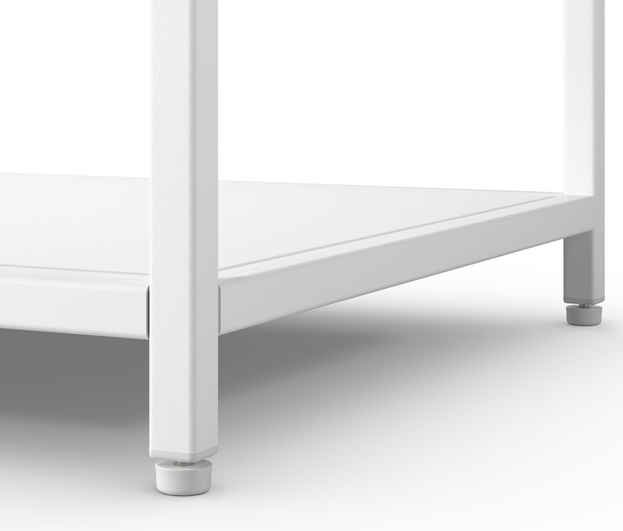 Detailaufnahme eines weißen Metallregals mit Metallkonsolen.