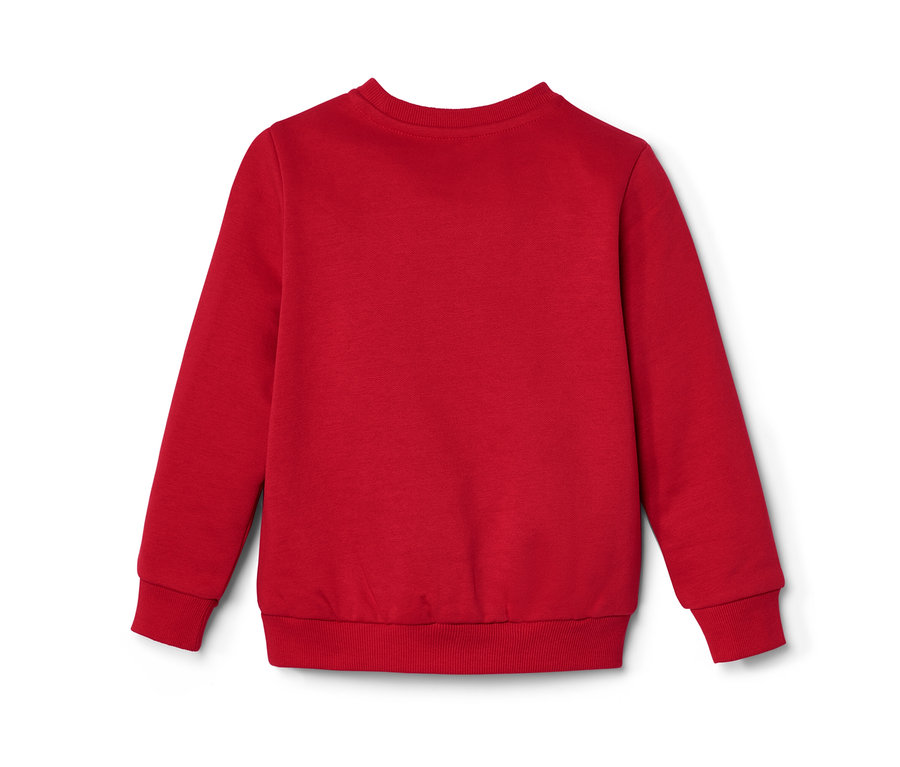 Ein rotes Kinder-Sweatshirt mit angerauter Innenseite liegt auf einem weißen Hintergrund.
