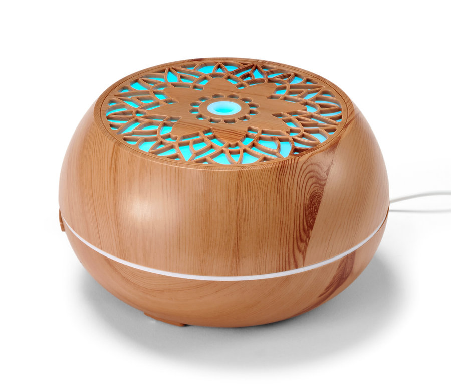 Nahaufnahme eines Aroma-Diffusors mit Bluetooth®-Lautsprecher.