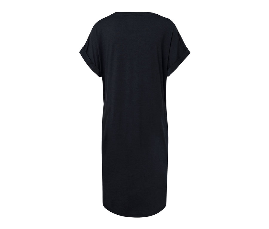 Dunkelblaues Outdoor-Kleid.