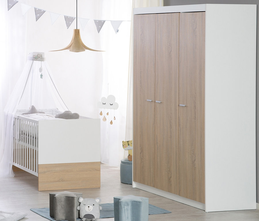 Kinderzimmer mit roba »Gabriella« Kinderzimmerset mit Bett, breiter Wickelkommode und 3-türigem Schrank.