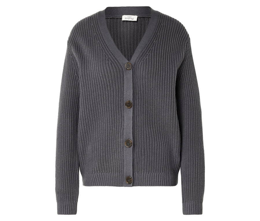 Graue Strickjacke mit V-Ausschnitt und vier Knöpfen.