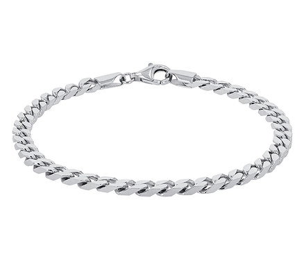 Nahaufnahme eines silbernen Gliederarmbands.