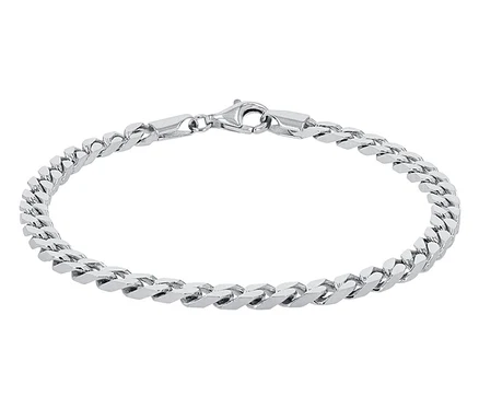 Nahaufnahme eines silbernen Gliederarmbands.