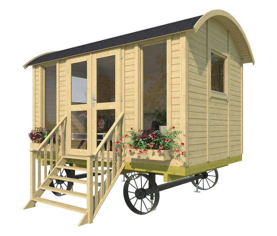 Ein hölzerner Schäferwagen mit schwarzem Dach steht auf Rädern, mit Blumenkästen an den Seiten und einer Treppe, die zur Tür führt.