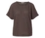 Braunes, kurzärmeliges Shirt mit beigem Muster vor einem weißen Hintergrund.