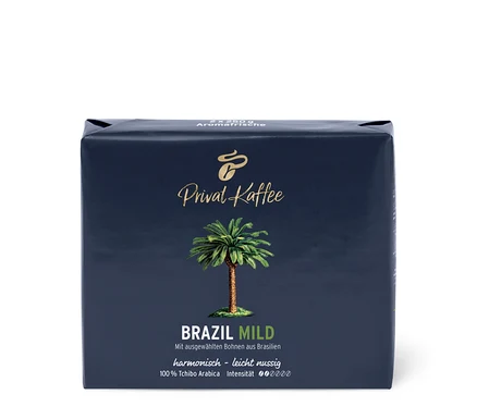 Eine 500g Packung Privat Kaffee Brazil Mild Gemahlen auf einem weißen Hintergrund.